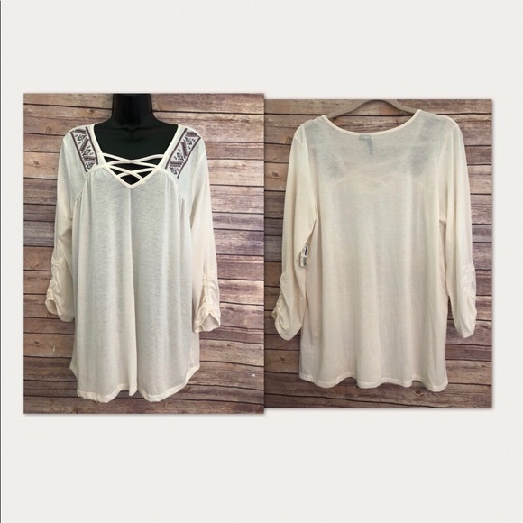 ❌SOLD❌Ivory Knit Top crisscross V-Neckline - Picture 5 of 7